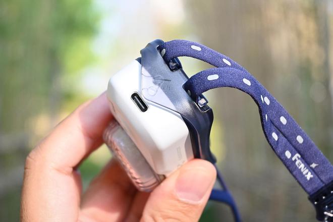 ix小魔方头灯体验让你爱不释手！冰球突破豪华版超轻超能！Fen(图4)